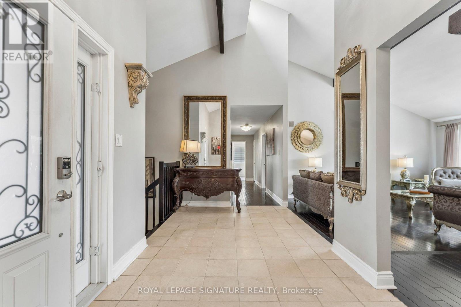 16 Hilltop Crescent, East Garafraxa, Ontario  L9W 6B8 - Photo 2 - X12925420