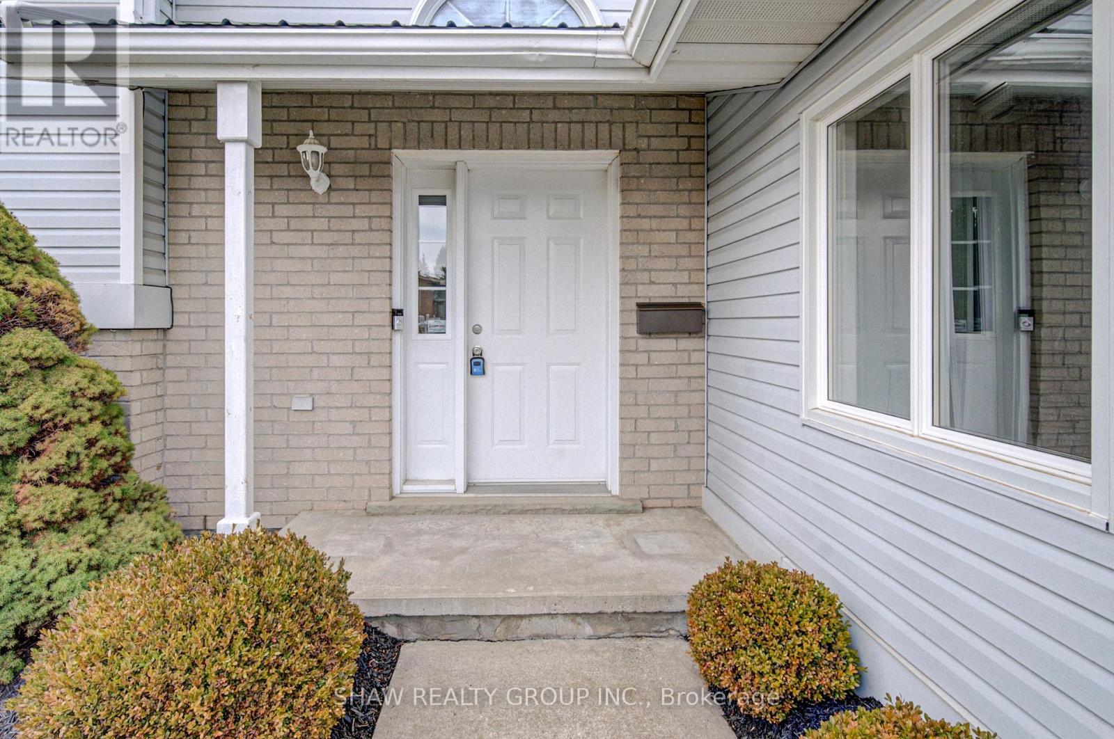 271 College Street W, Norfolk, Ontario  N0E 1Y0 - Photo 3 - X12925488