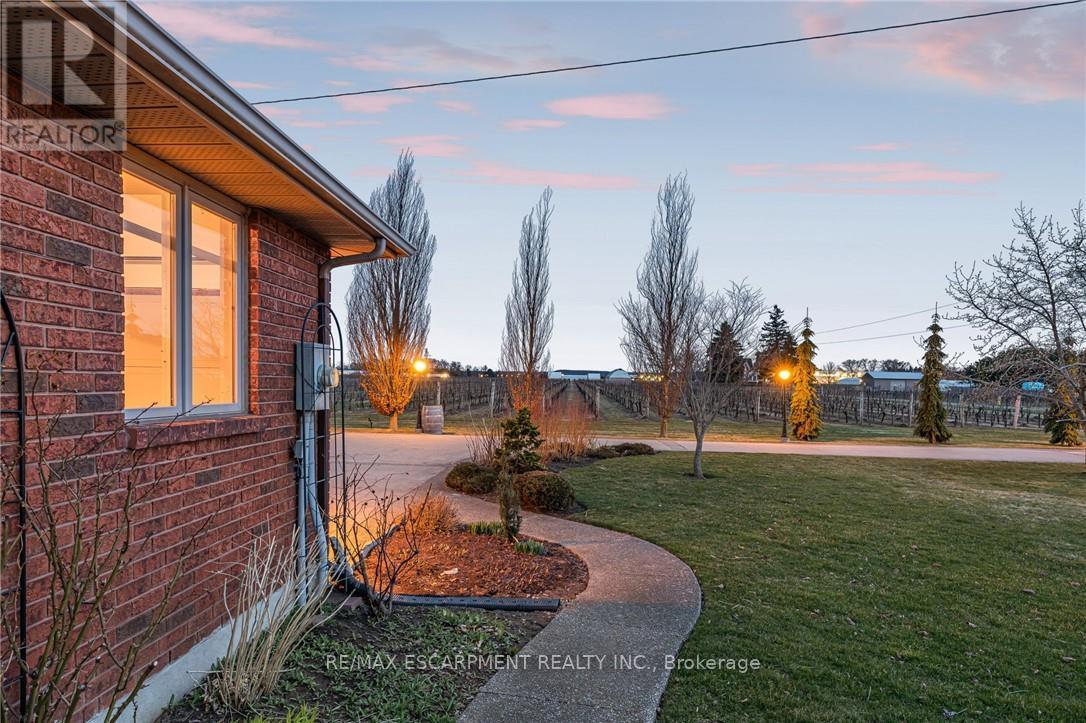 3503 Lakeshore Road, Lincoln, Ontario  L3J 0X1 - Photo 41 - X12925500