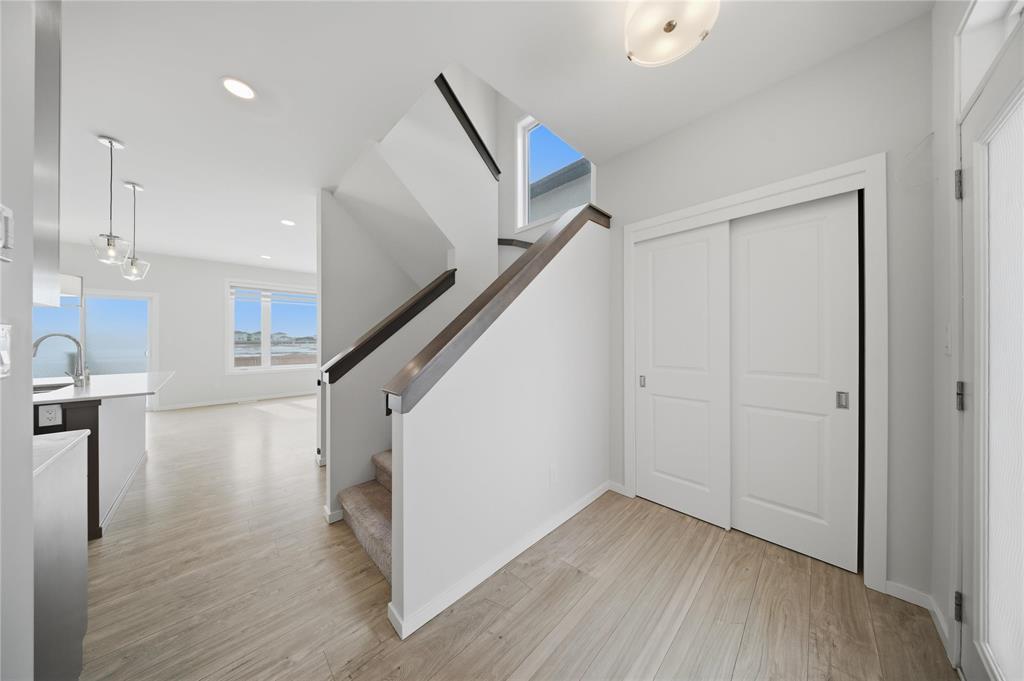 6 Wuerch Crescent, Winnipeg, Manitoba  R4A 0E3 - Photo 4 - 202605510