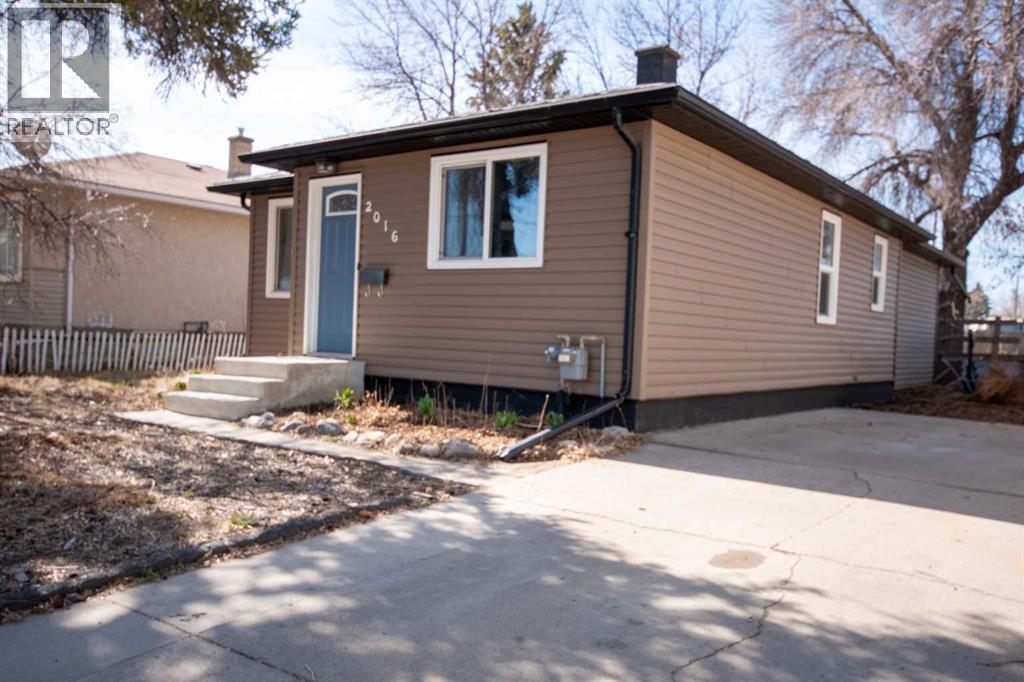 2016 22 Street, Coaldale, Alberta