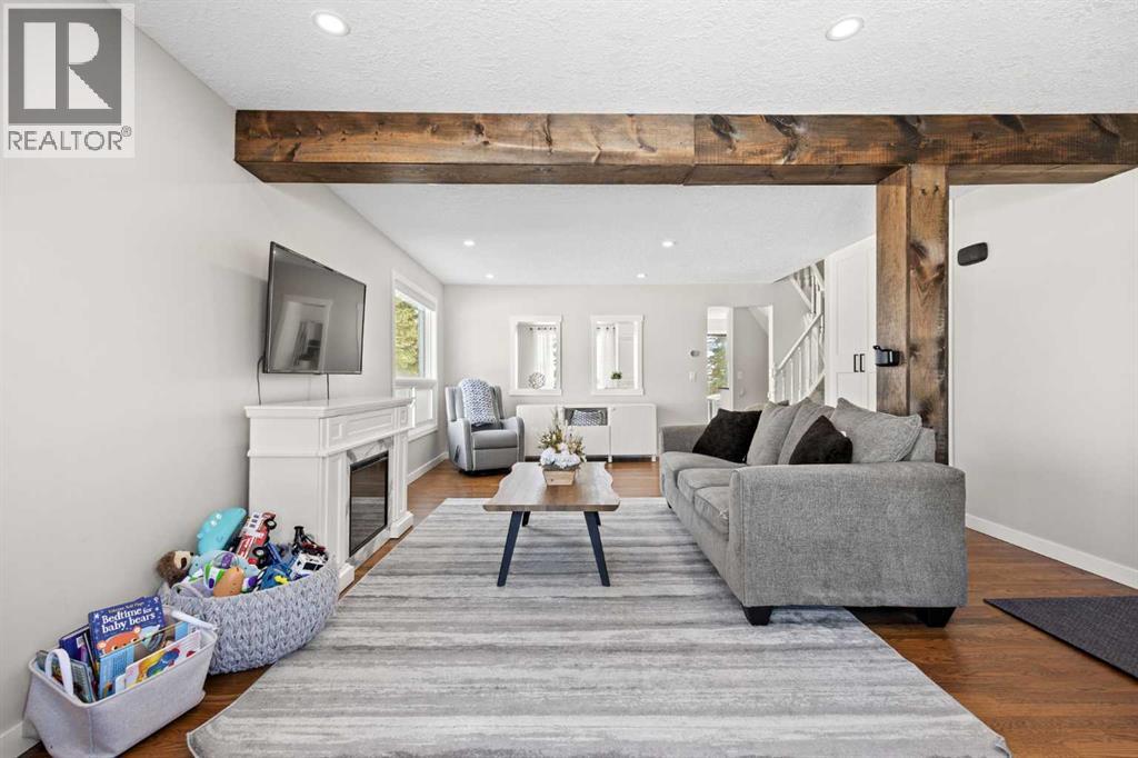 23 Millbank Drive SW, Calgary, Alberta  T2Y 2B5 - Photo 4 - A2288793