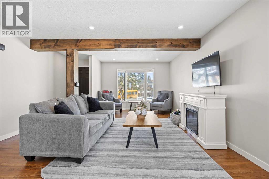 23 Millbank Drive SW, Calgary, Alberta  T2Y 2B5 - Photo 5 - A2288793