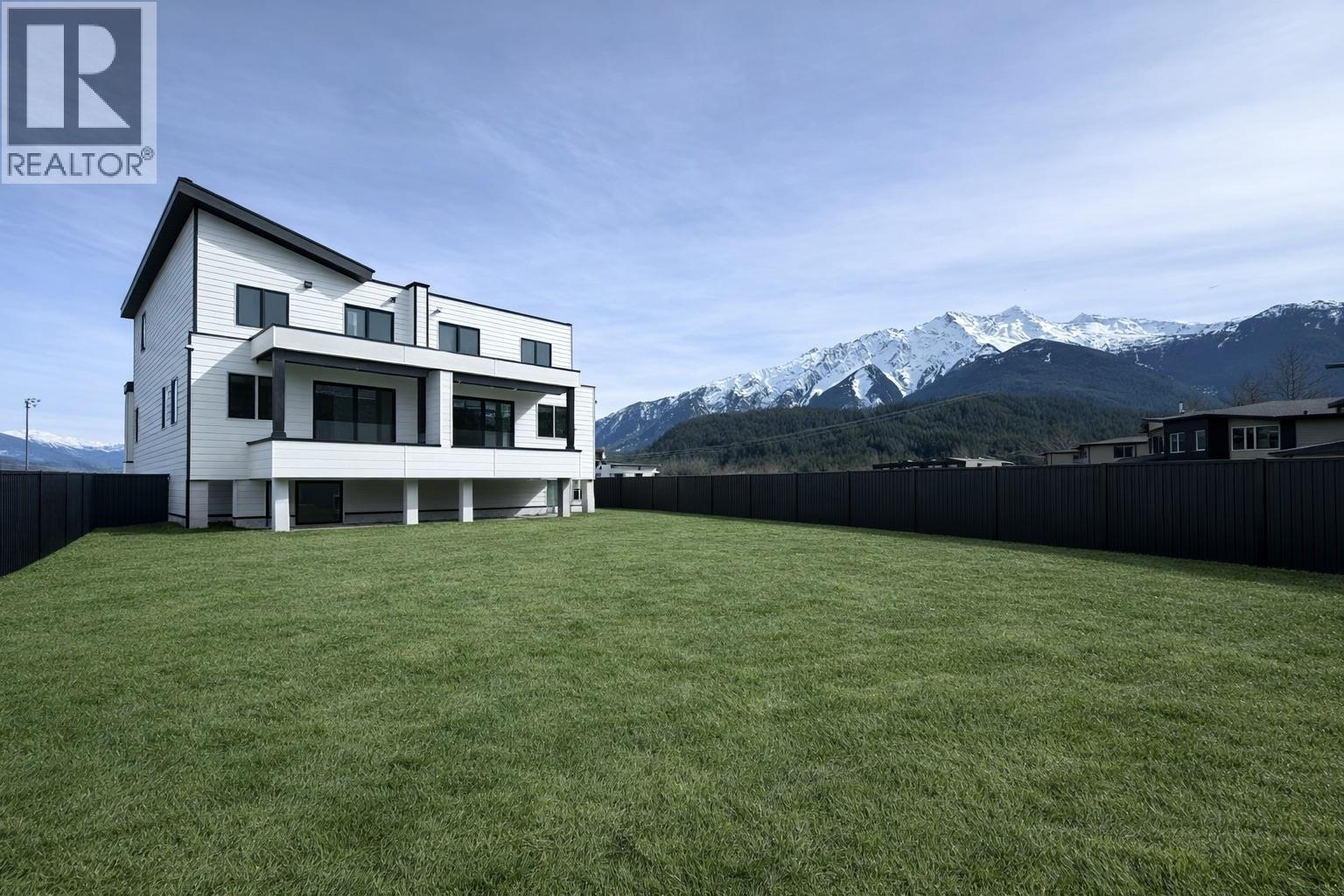 1006 Phare Crescent, Pemberton, British Columbia  V0N 2L0 - Photo 14 - R3101697