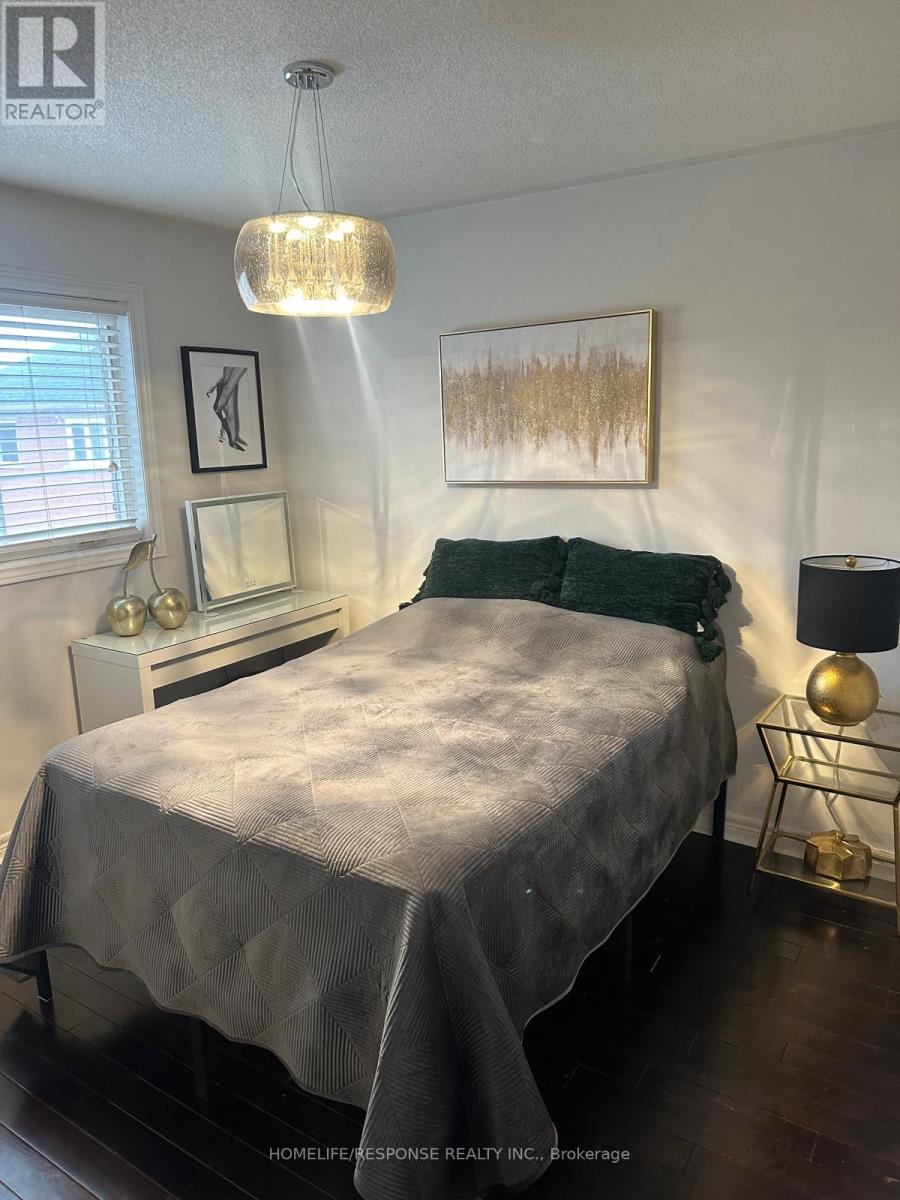 9 Aubergine Street, Richmond Hill, Ontario  L4E 5A8 - Photo 6 - N12904486