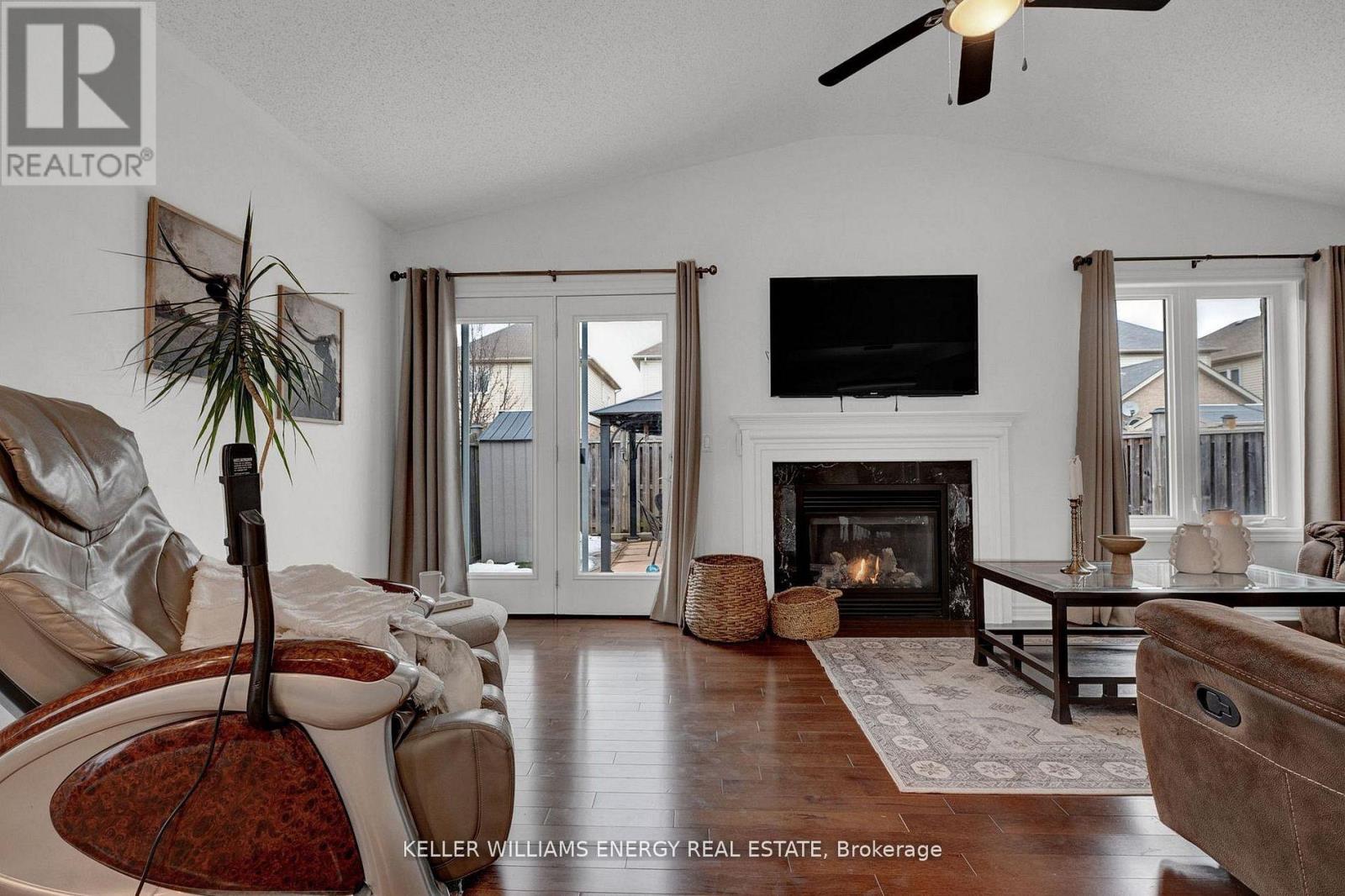 1379 Wadebridge Crescent, Oshawa, Ontario  L1K 3B1 - Photo 2 - E12925590