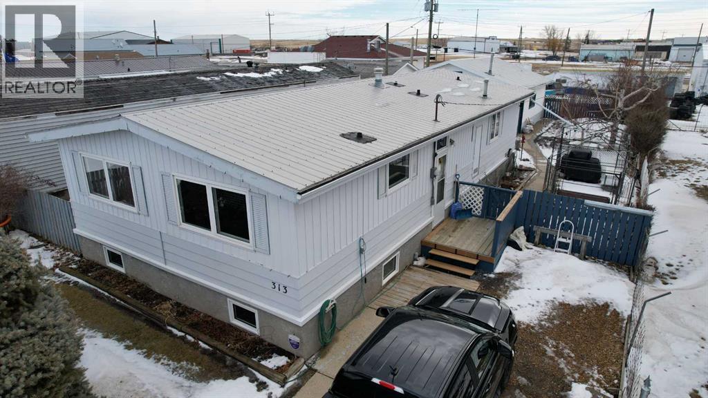 313 3 Avenue E, Hanna, Alberta  T0J 1P0 - Photo 3 - A2291761