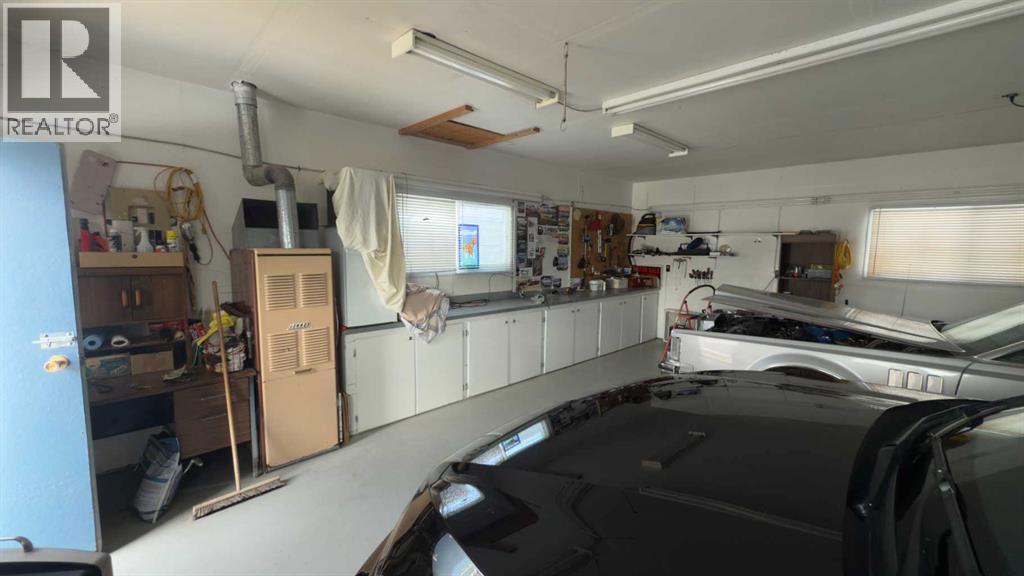 313 3 Avenue E, Hanna, Alberta  T0J 1P0 - Photo 43 - A2291761