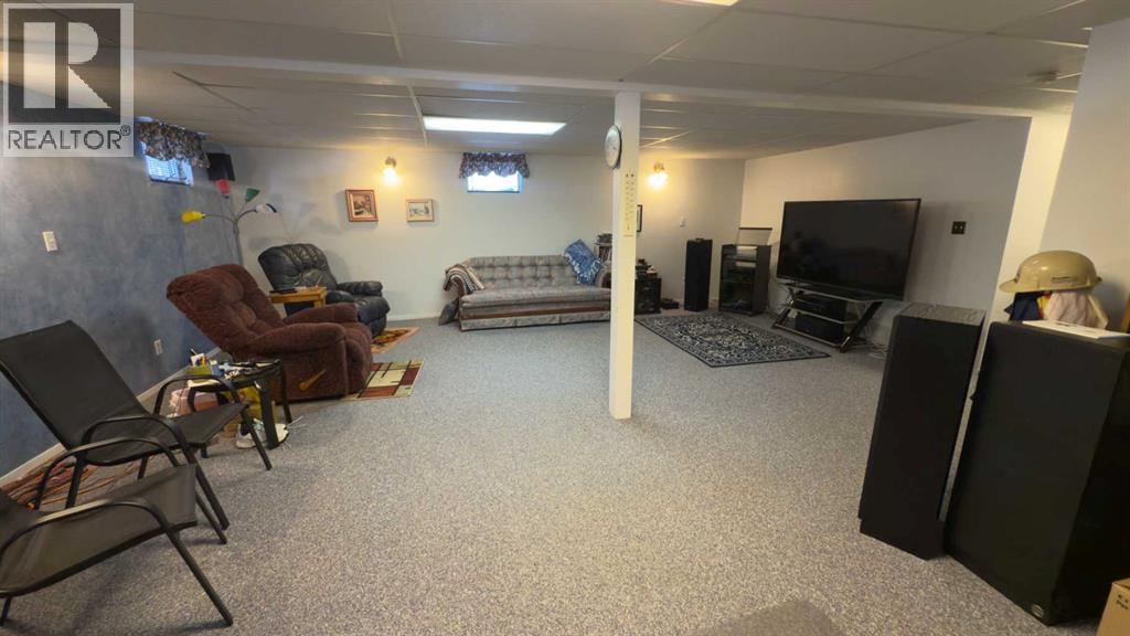 313 3 Avenue E, Hanna, Alberta  T0J 1P0 - Photo 39 - A2291761