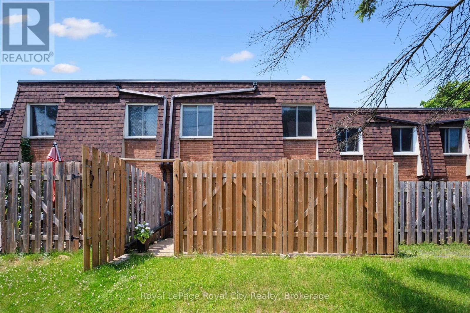 16 - 120 Country Club Drive, Guelph (Victoria North), Ontario  N1E 3K7 - Photo 18 - X12925730