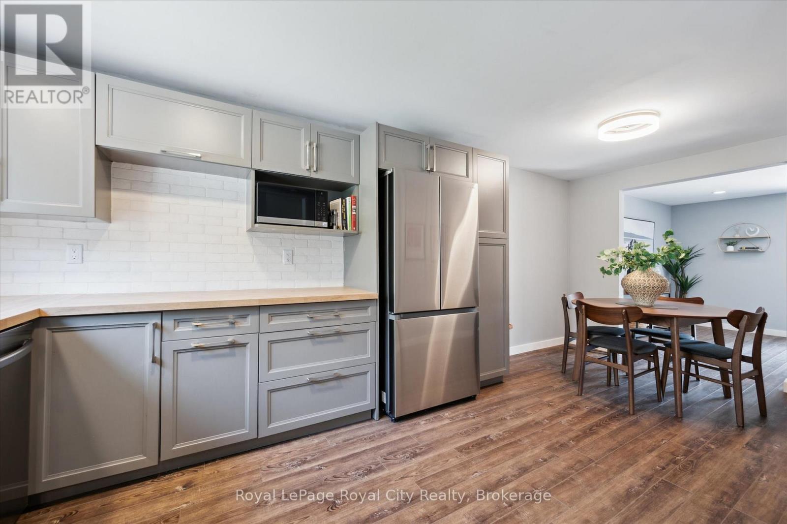 16 - 120 Country Club Drive, Guelph (Victoria North), Ontario  N1E 3K7 - Photo 4 - X12925730