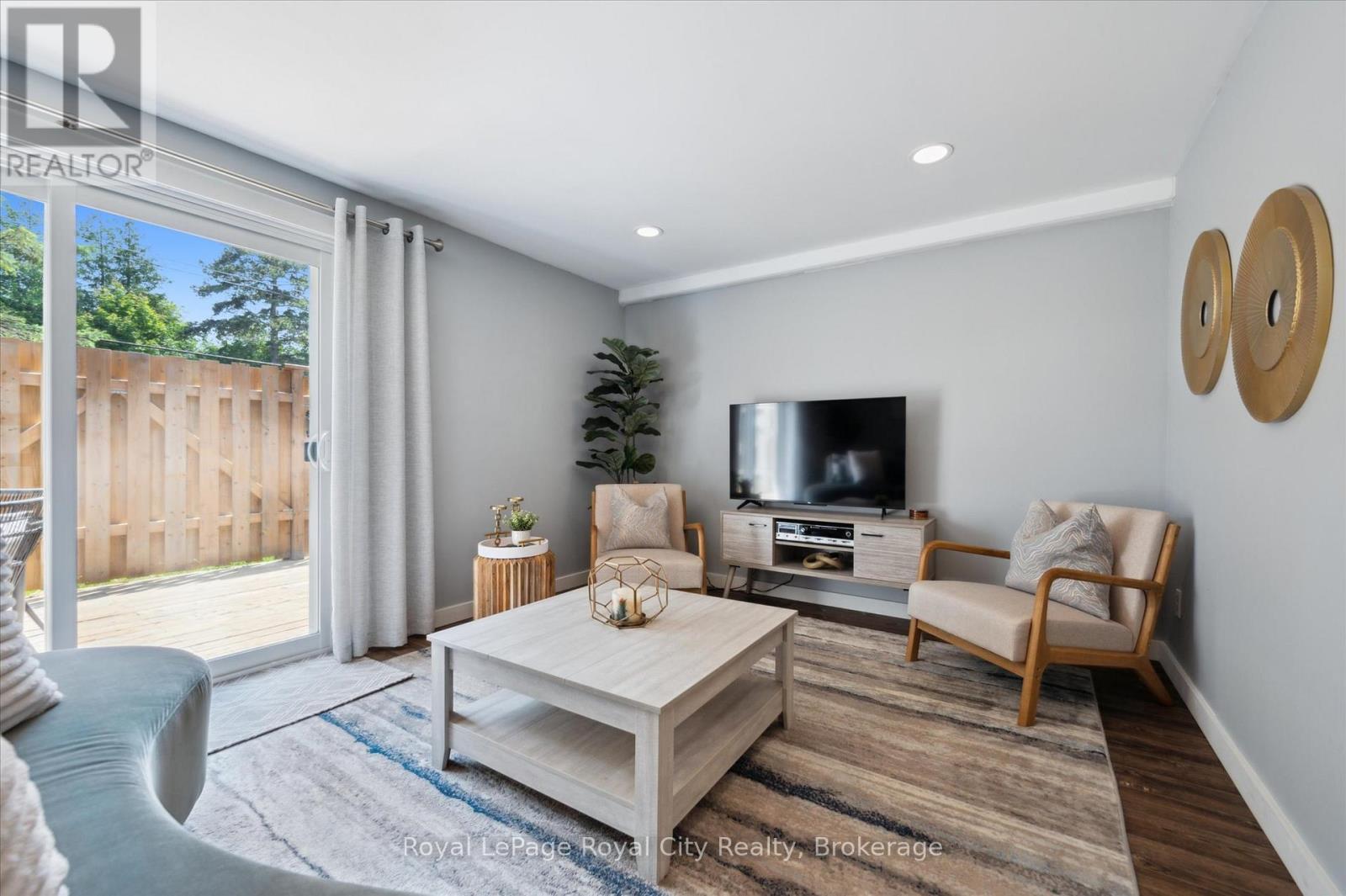 16 - 120 Country Club Drive, Guelph (Victoria North), Ontario  N1E 3K7 - Photo 6 - X12925730