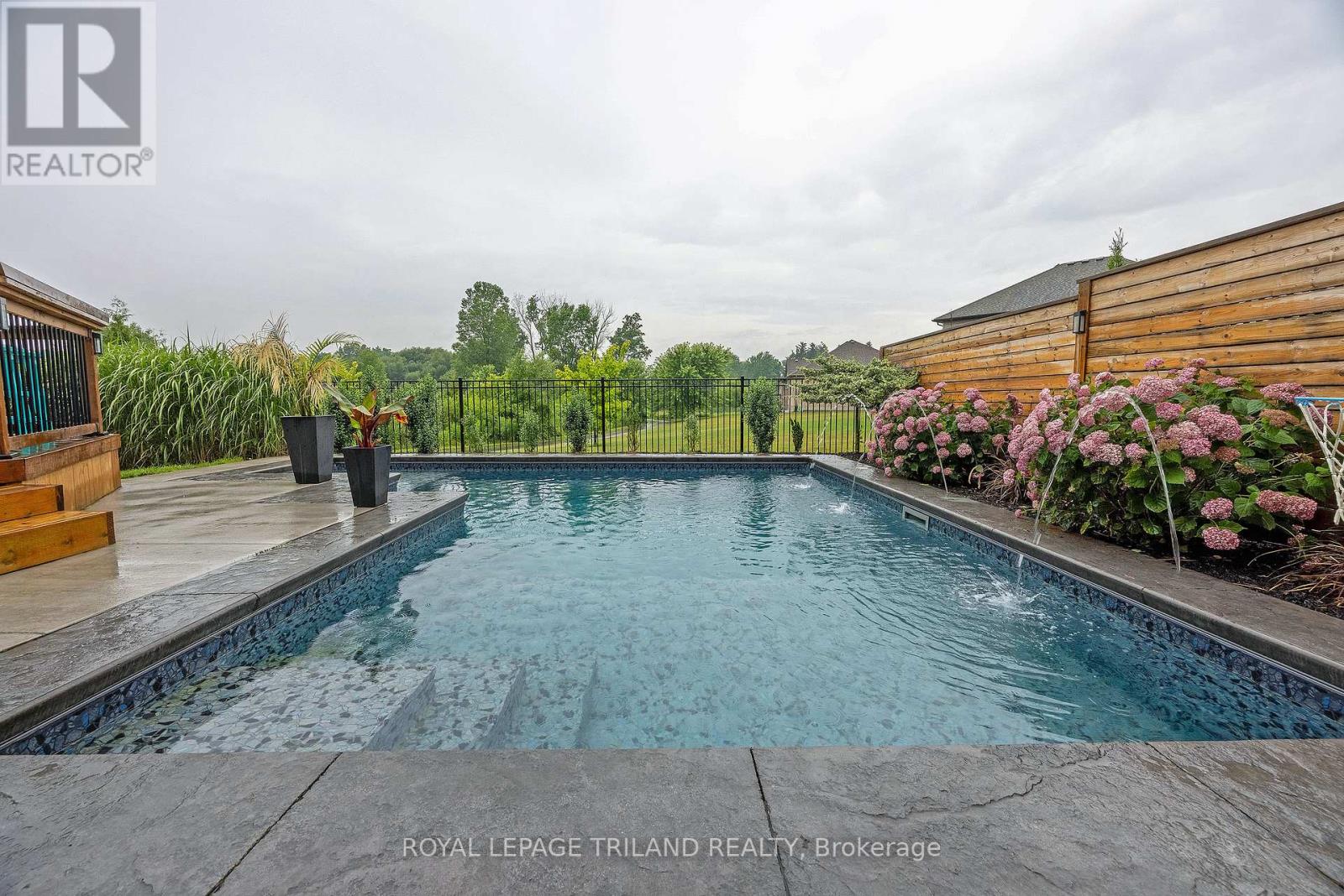 2091 Pennyroyal Street, London North, Ontario N5X 0E6 - Photo 39 - X12925576