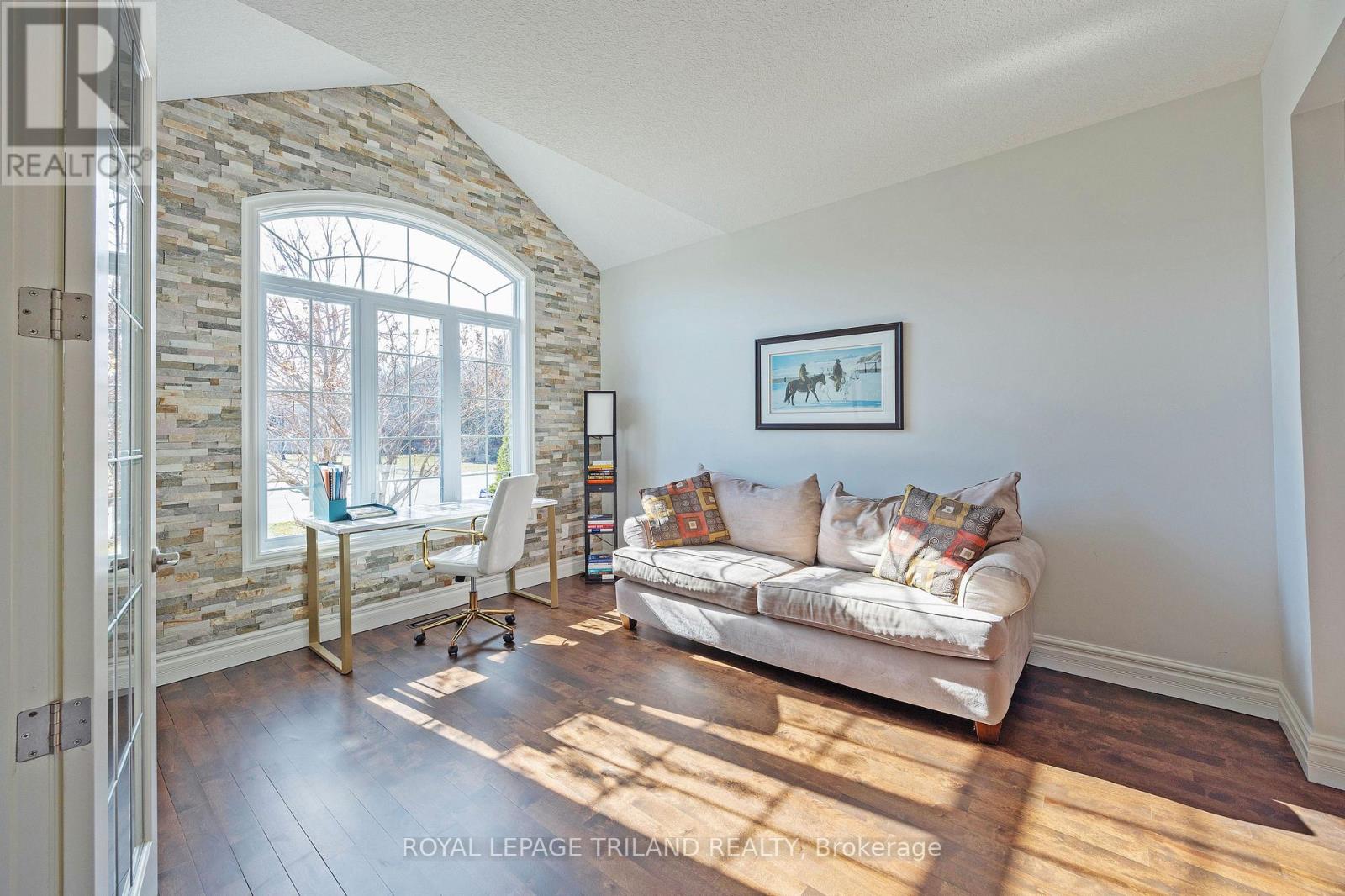 2091 Pennyroyal Street, London North, Ontario N5X 0E6 - Photo 6 - X12925576