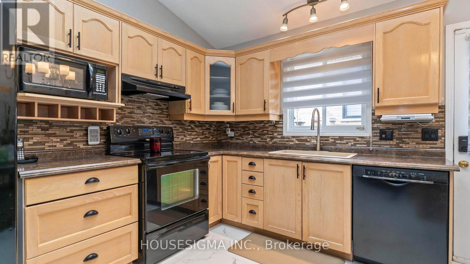 188 Sandy Street, London South, Ontario  N5Z 5C7 - Photo 12 - X12925606