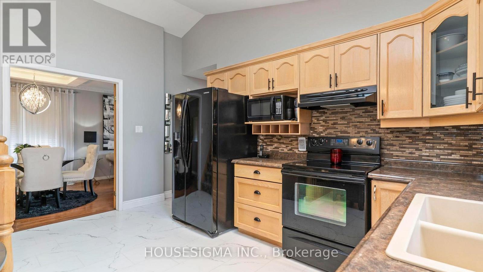 188 Sandy Street, London South, Ontario  N5Z 5C7 - Photo 14 - X12925606