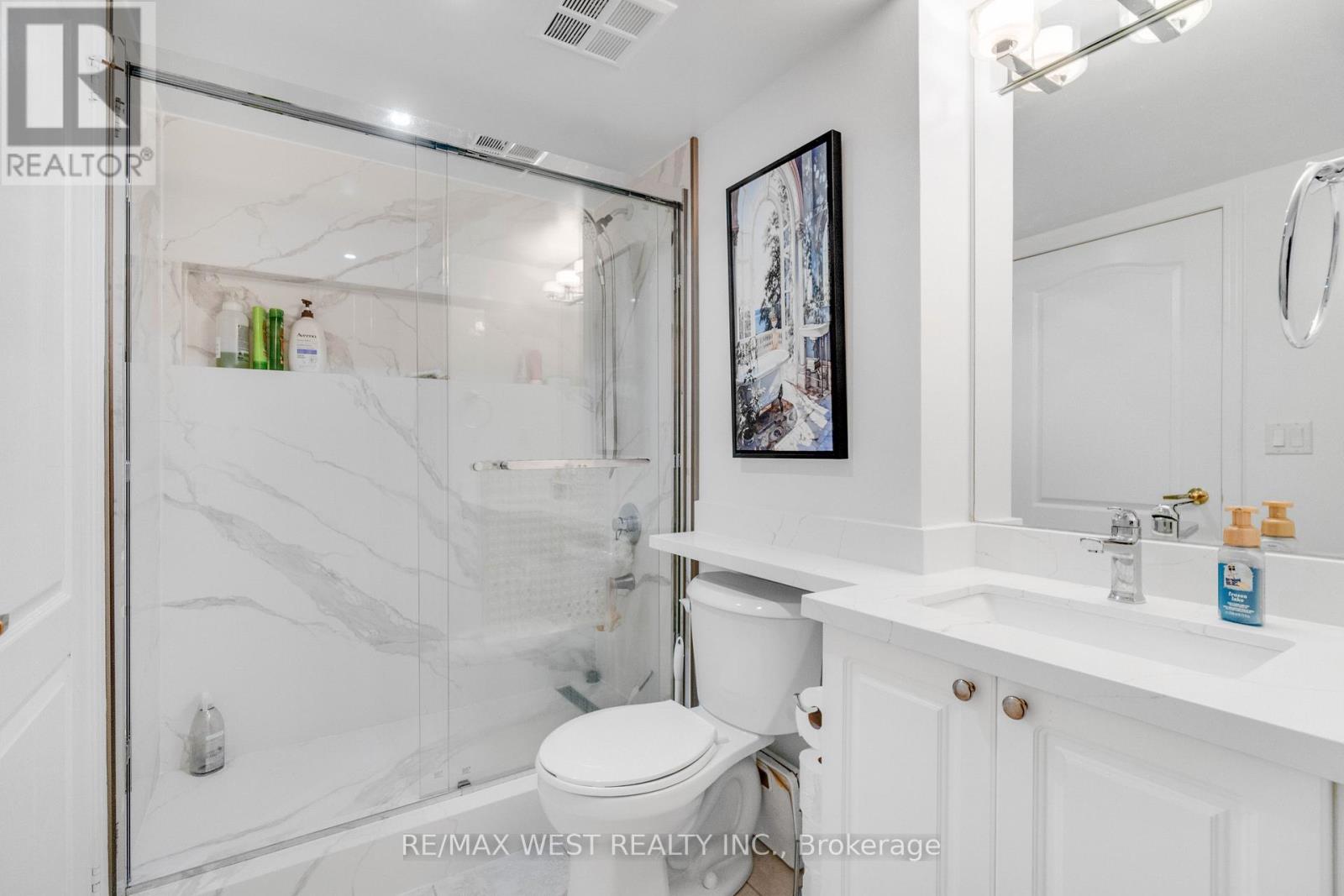 202 - 18 Stafford Street, Toronto, Ontario  M5V 3W4 - Photo 6 - C12925522