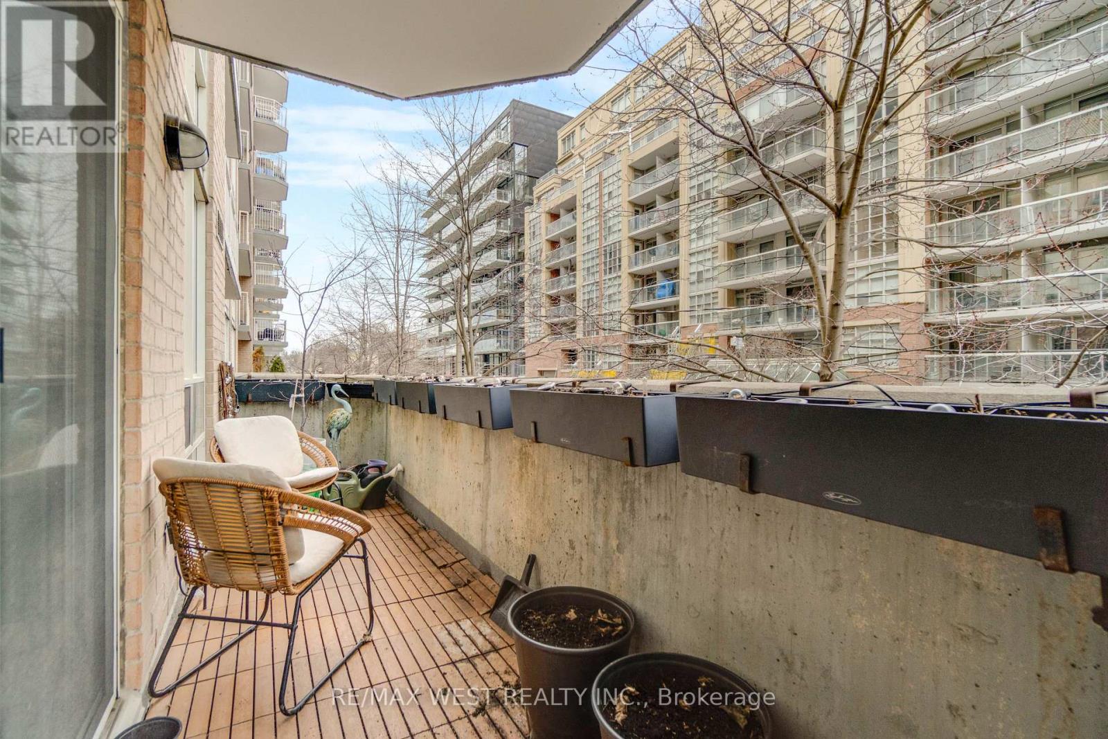 202 - 18 Stafford Street, Toronto, Ontario  M5V 3W4 - Photo 8 - C12925522