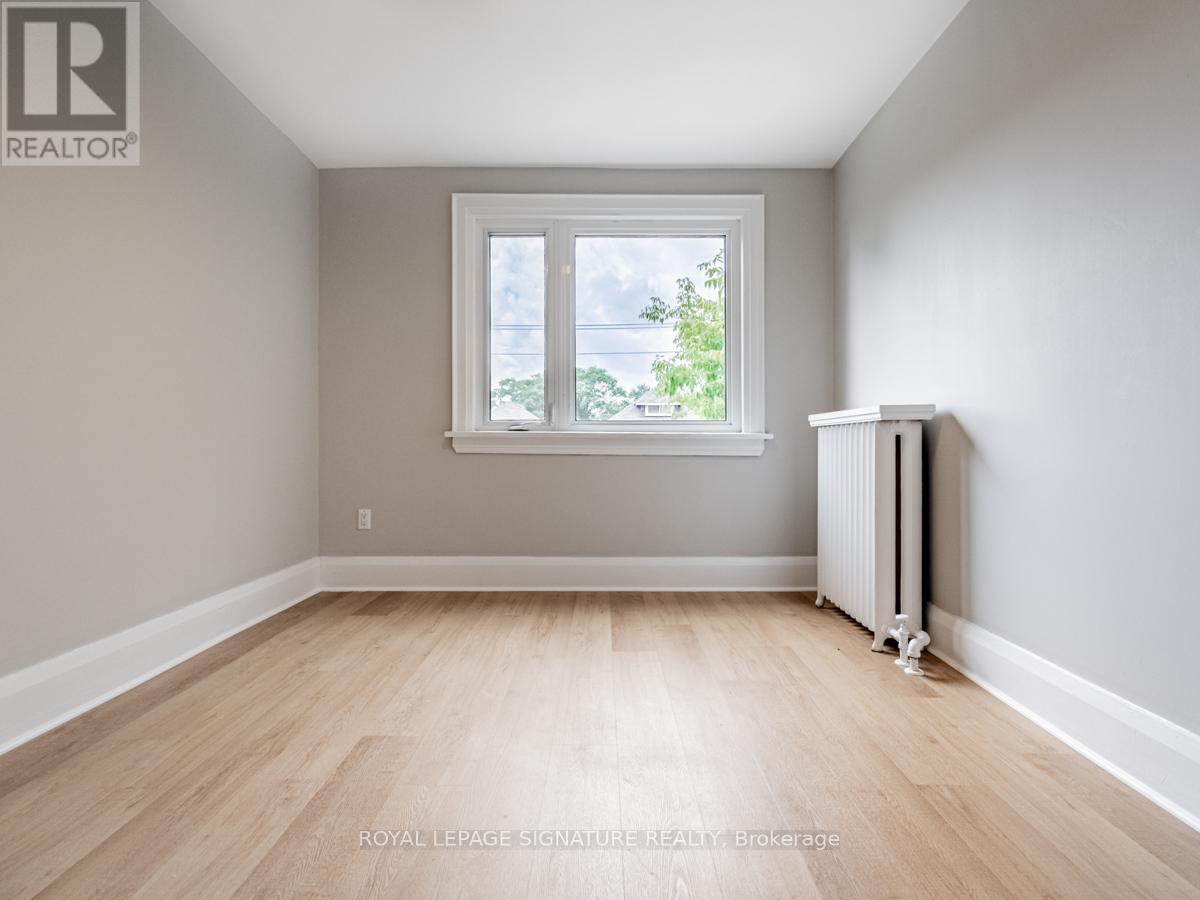 Upper - 229 Winona Drive, Toronto (Humewood-Cedarvale), Ontario  M6C 3S4 - Photo 13 - C12925594