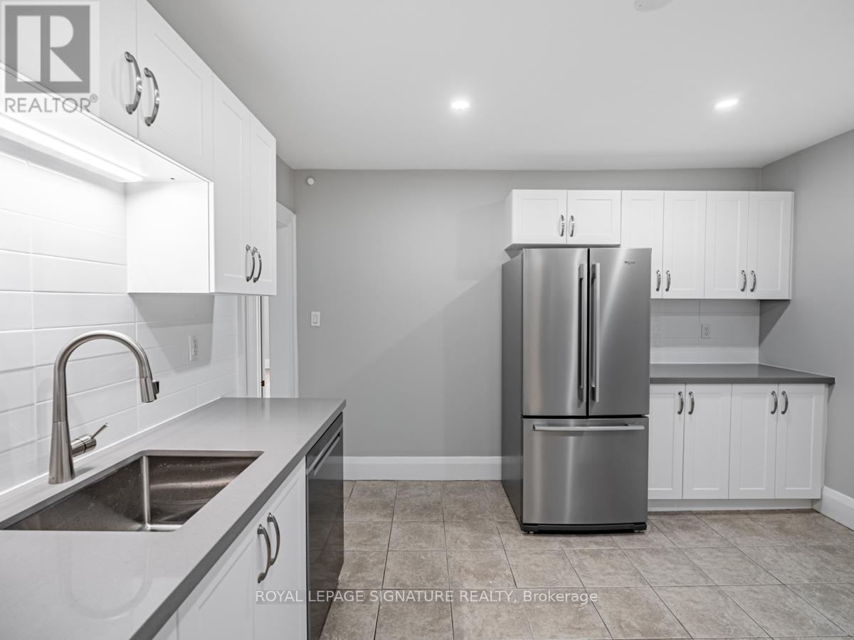 Upper - 229 Winona Drive, Toronto (Humewood-Cedarvale), Ontario  M6C 3S4 - Photo 5 - C12925594