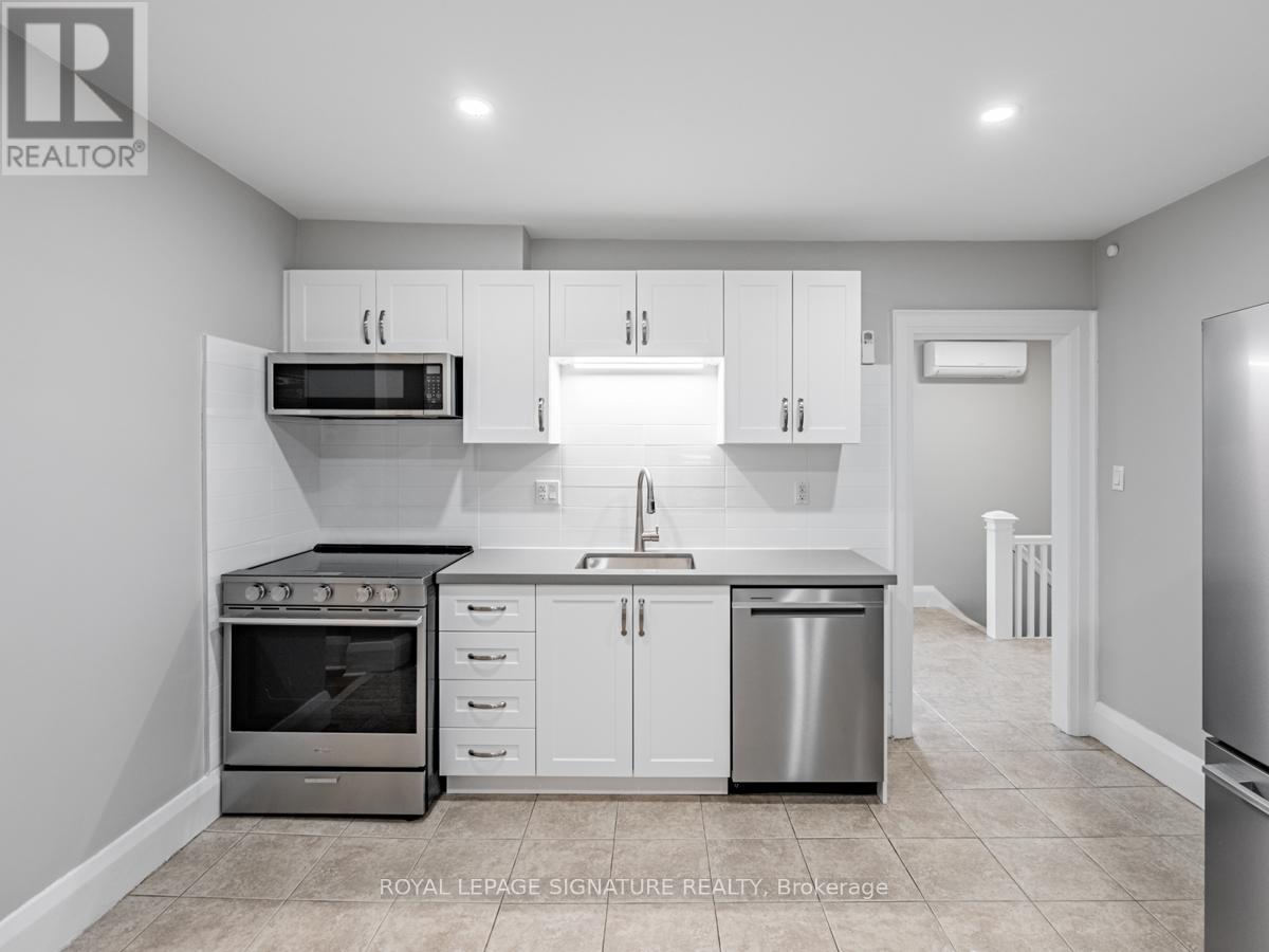 Upper - 229 Winona Drive, Toronto (Humewood-Cedarvale), Ontario  M6C 3S4 - Photo 6 - C12925594