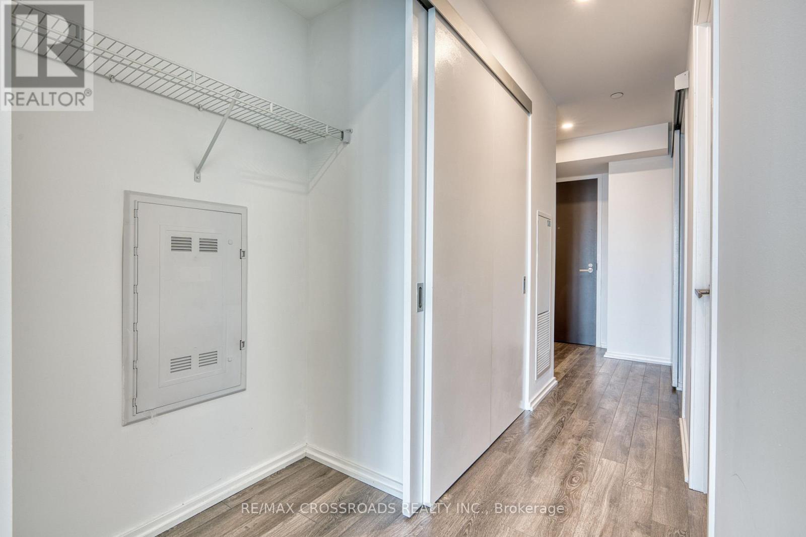 1510 - 197 Yonge Street, Toronto, Ontario  M5B 0C1 - Photo 17 - C12925646