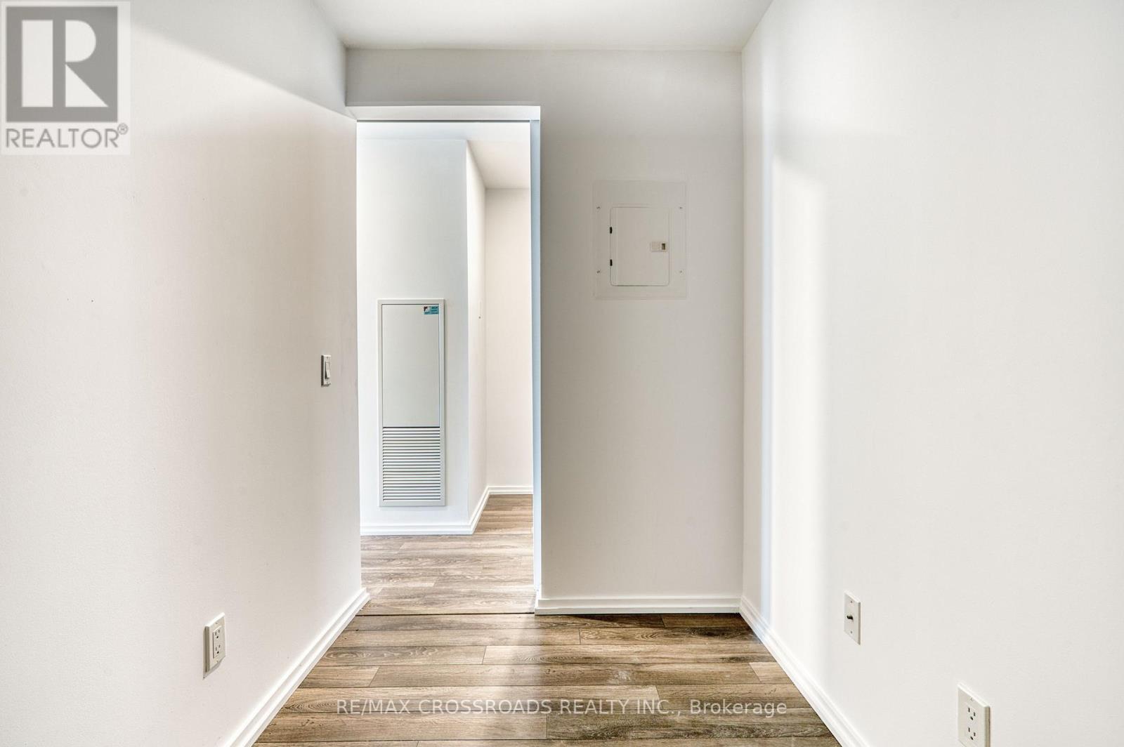 1510 - 197 Yonge Street, Toronto, Ontario  M5B 0C1 - Photo 19 - C12925646