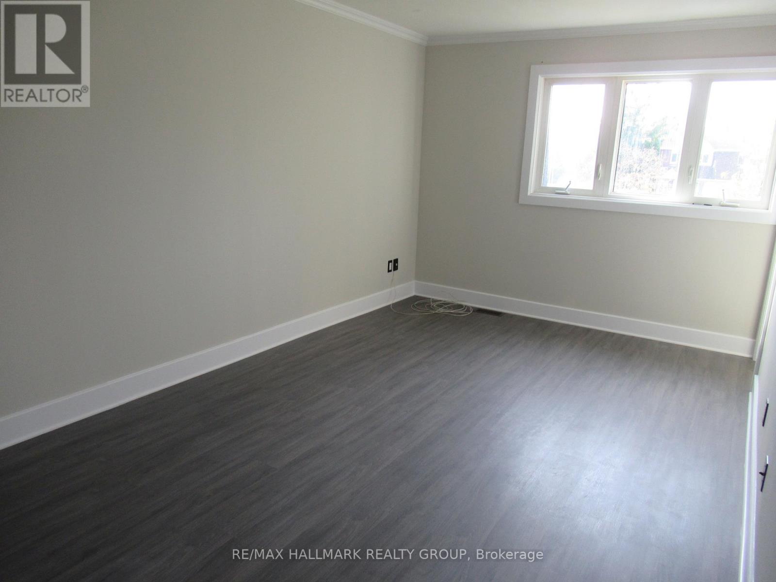 81 Lightfoot Place, Ottawa, Ontario  K2L 3M1 - Photo 10 - X12925572