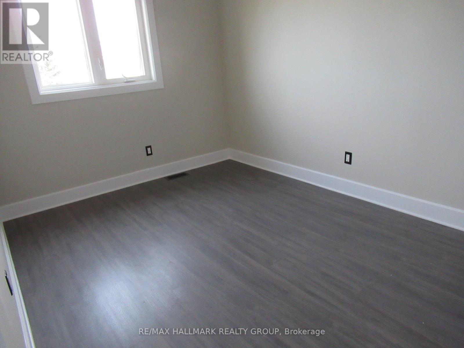 81 Lightfoot Place, Ottawa, Ontario  K2L 3M1 - Photo 11 - X12925572