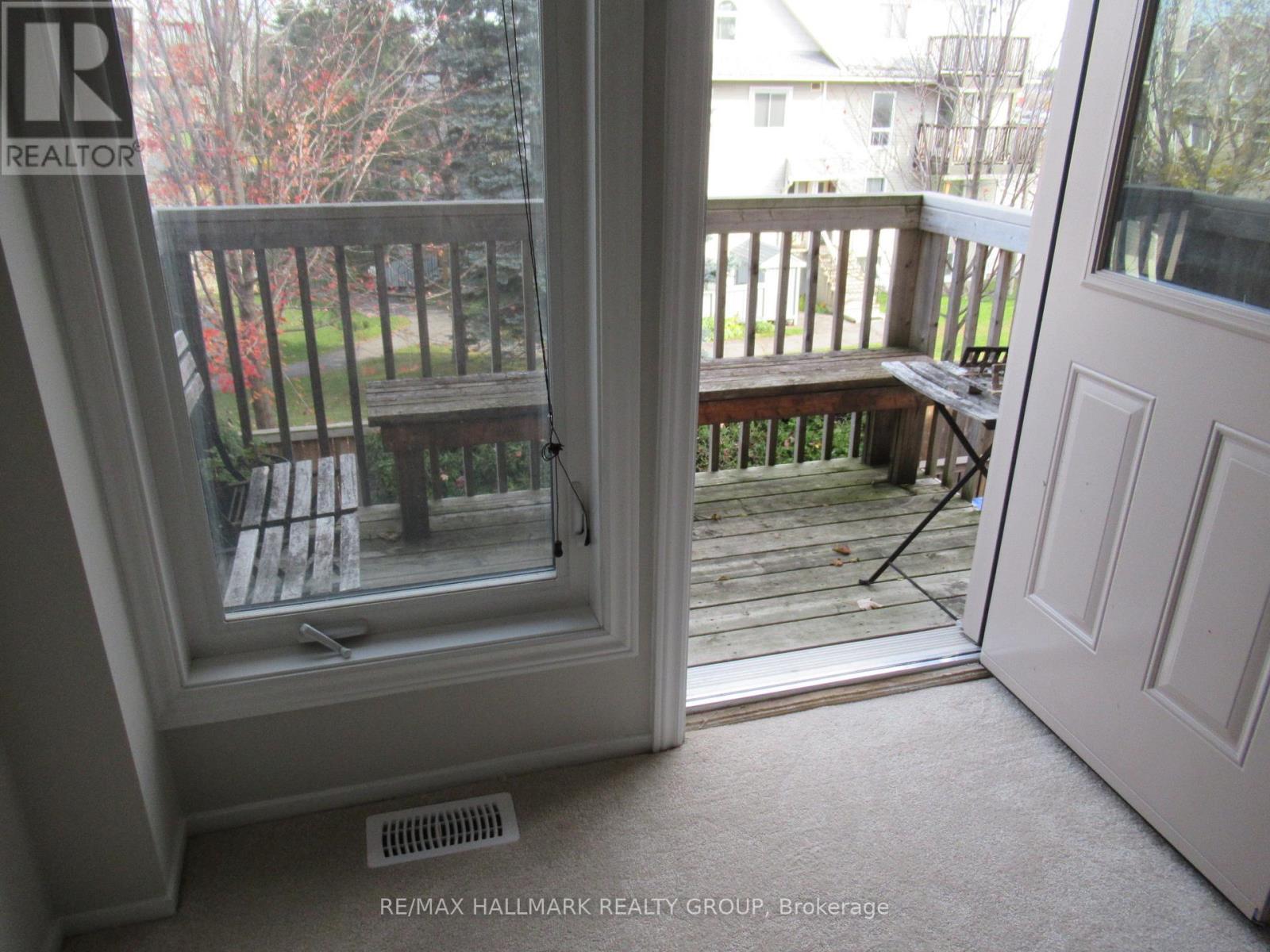 81 Lightfoot Place, Ottawa, Ontario  K2L 3M1 - Photo 6 - X12925572