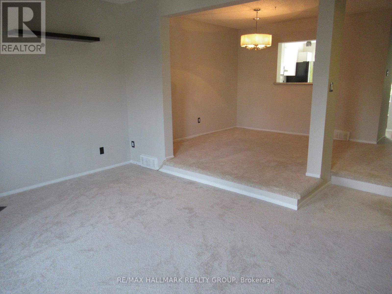 81 Lightfoot Place, Ottawa, Ontario  K2L 3M1 - Photo 8 - X12925572