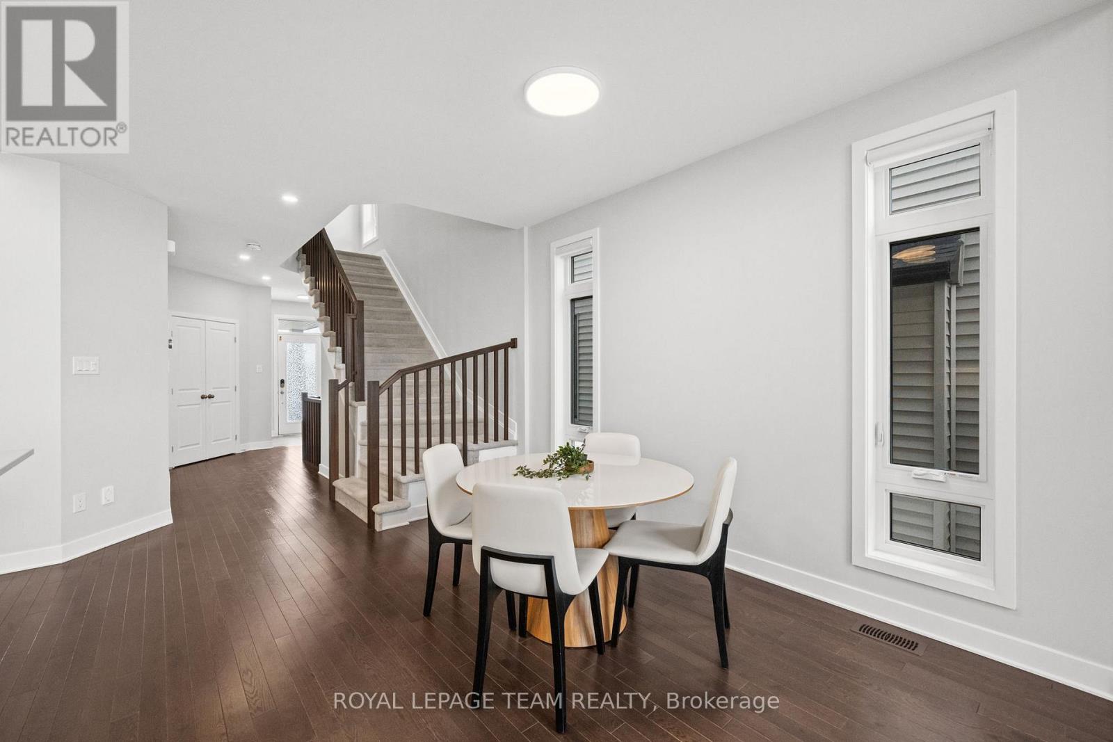 539 Honeylocust Avenue, Ottawa, Ontario  K2V 0L8 - Photo 11 - X12925614