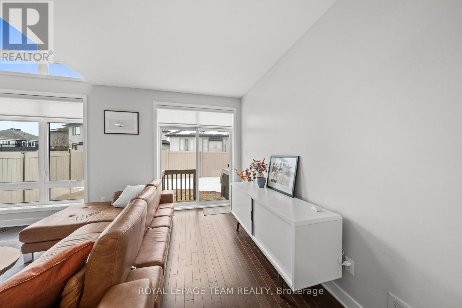 539 Honeylocust Avenue, Ottawa, Ontario  K2V 0L8 - Photo 16 - X12925614