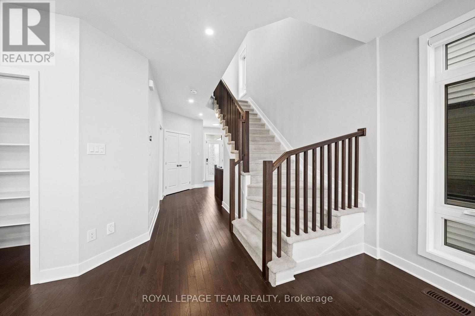 539 Honeylocust Avenue, Ottawa, Ontario  K2V 0L8 - Photo 19 - X12925614