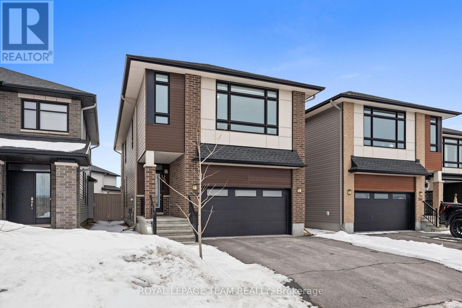 539 Honeylocust Avenue, Ottawa, Ontario  K2V 0L8 - Photo 2 - X12925614