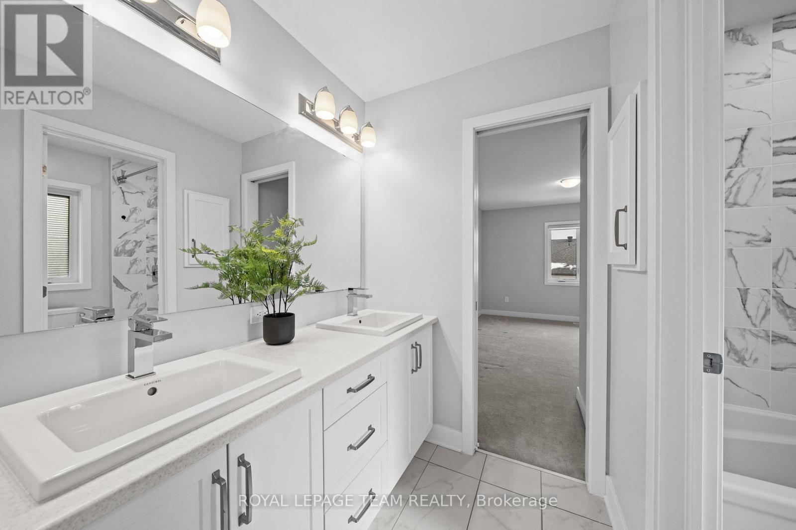 539 Honeylocust Avenue, Ottawa, Ontario  K2V 0L8 - Photo 32 - X12925614