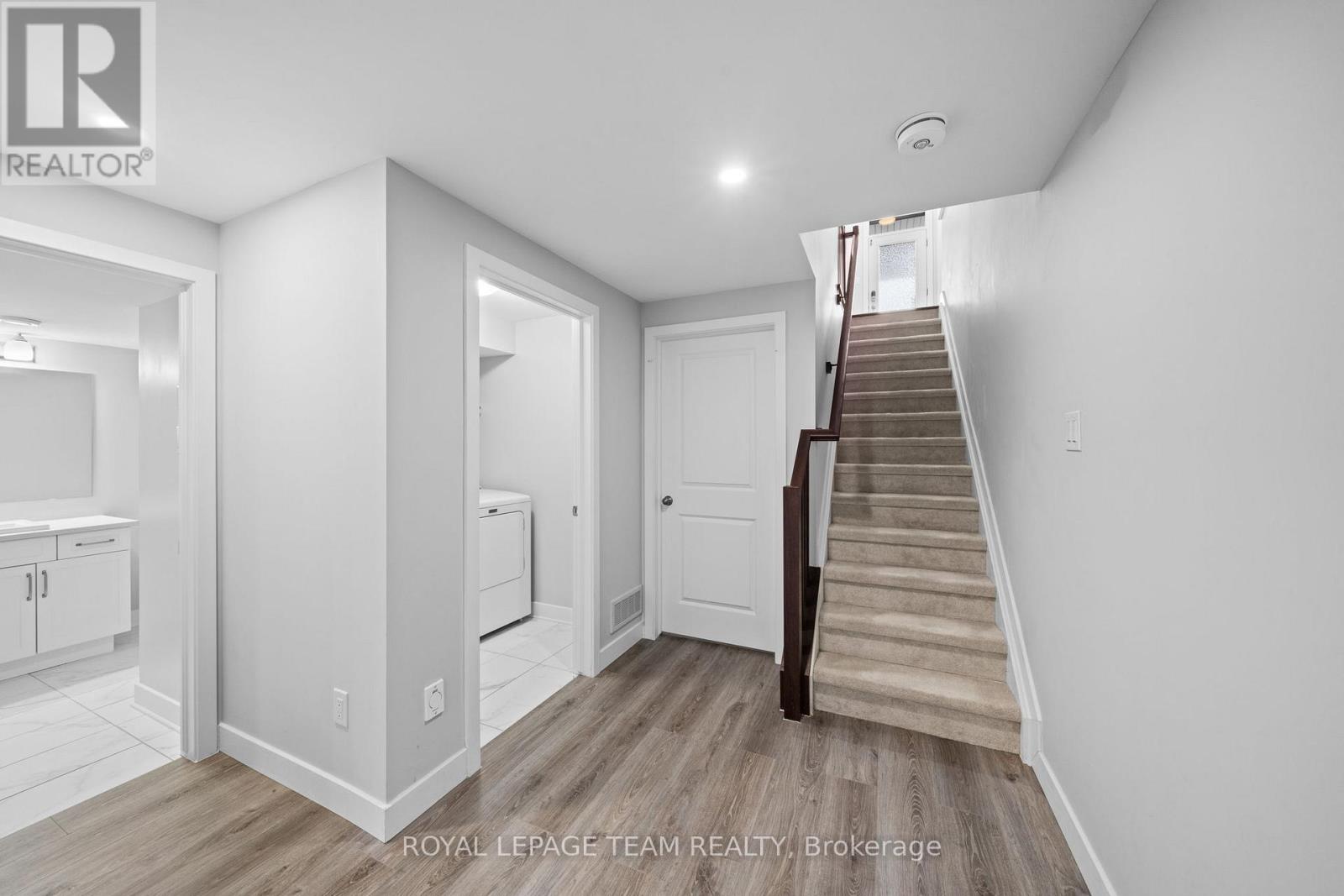 539 Honeylocust Avenue, Ottawa, Ontario  K2V 0L8 - Photo 37 - X12925614