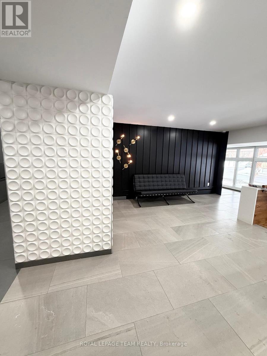 505 - 99 Cartier Street, Ottawa, Ontario  K2P 1K2 - Photo 11 - X12925622