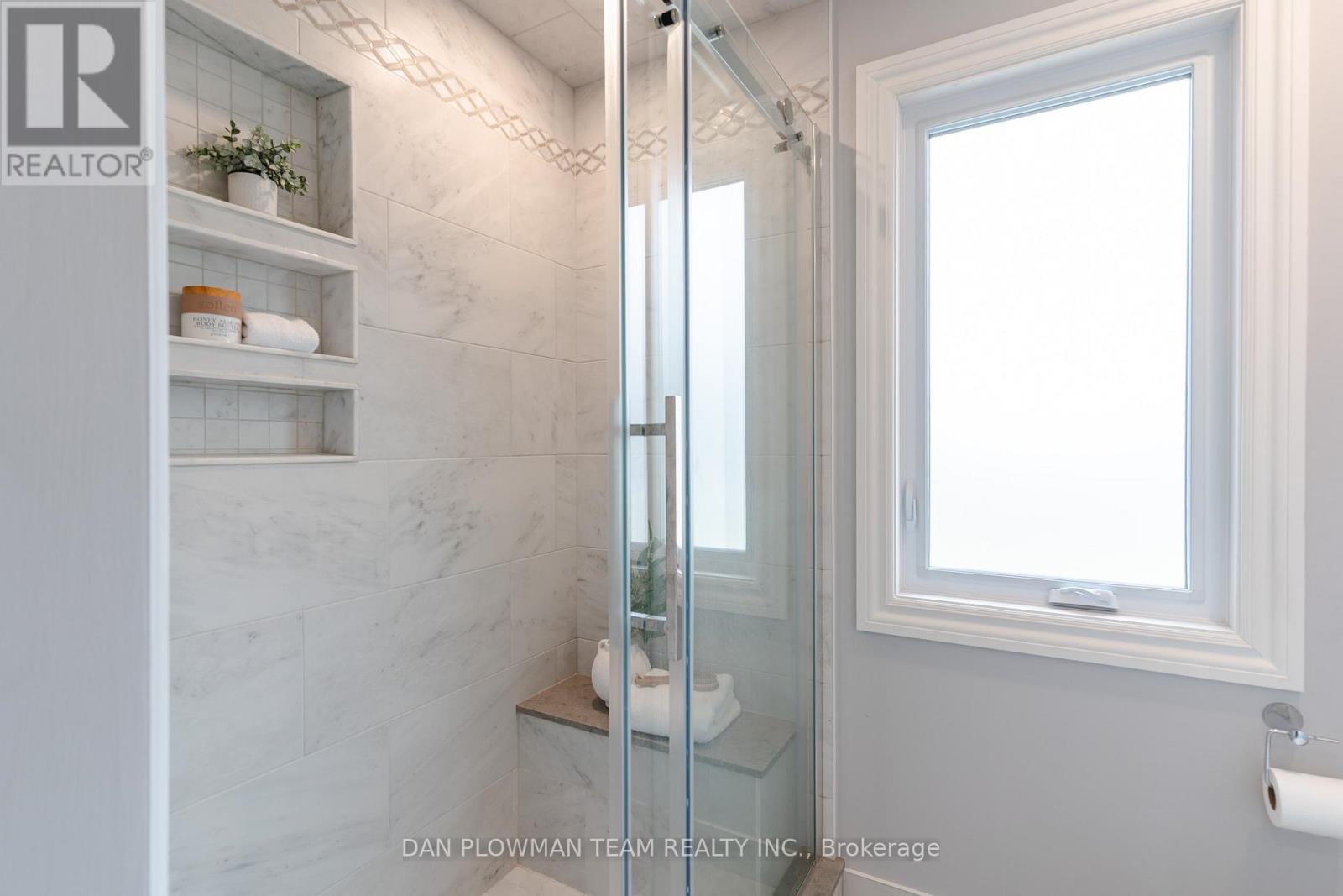 1405 Rougemount Drive, Pickering, Ontario  L1V 1N2 - Photo 34 - E12925570