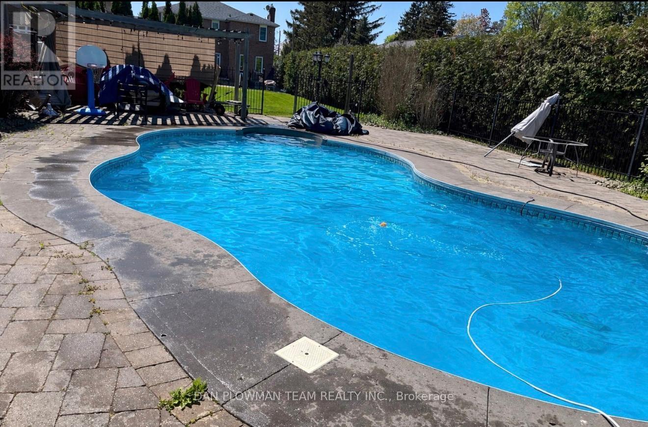 1405 Rougemount Drive, Pickering, Ontario  L1V 1N2 - Photo 47 - E12925570