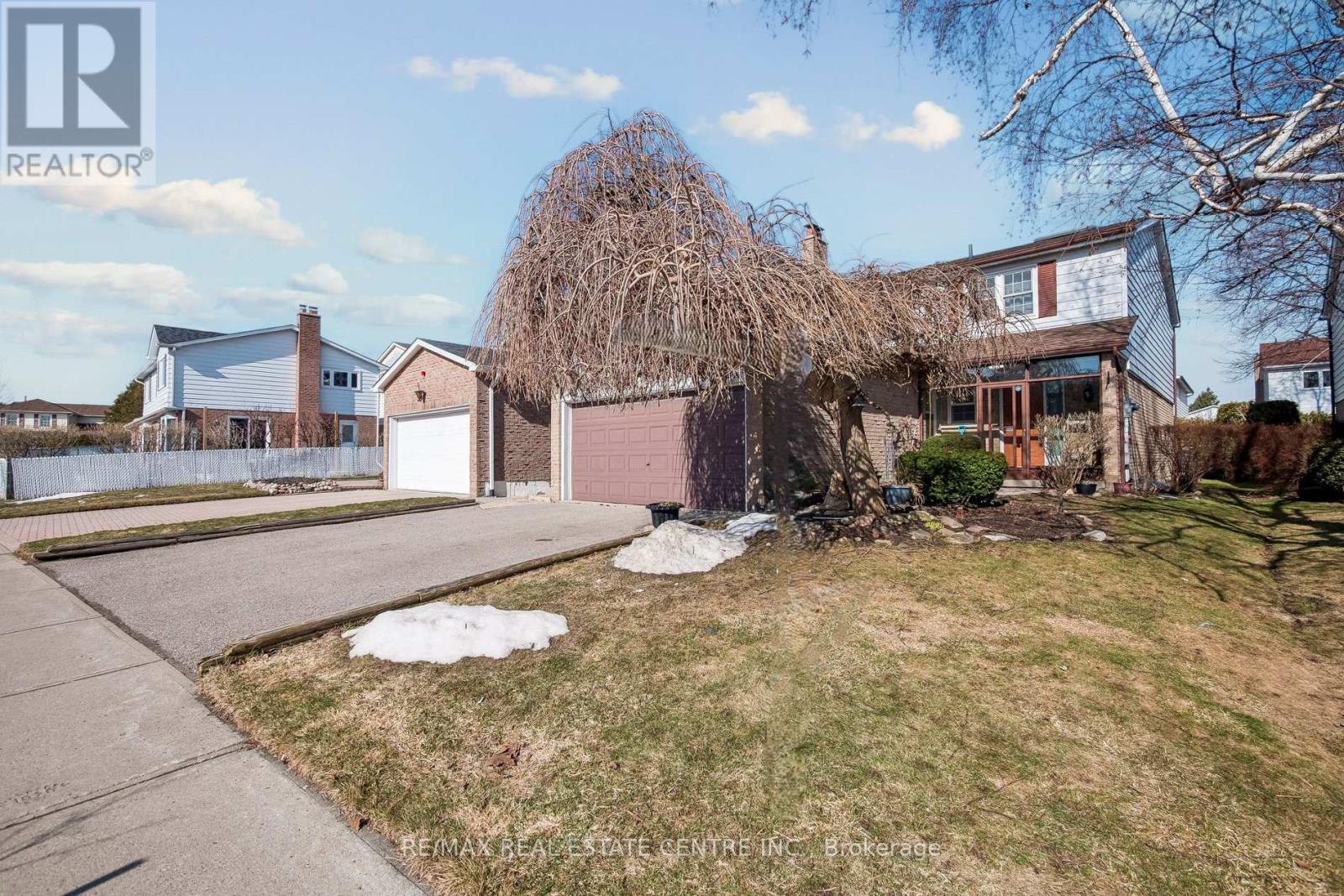 37 STATESMAN SQUARE, Toronto, Ontario