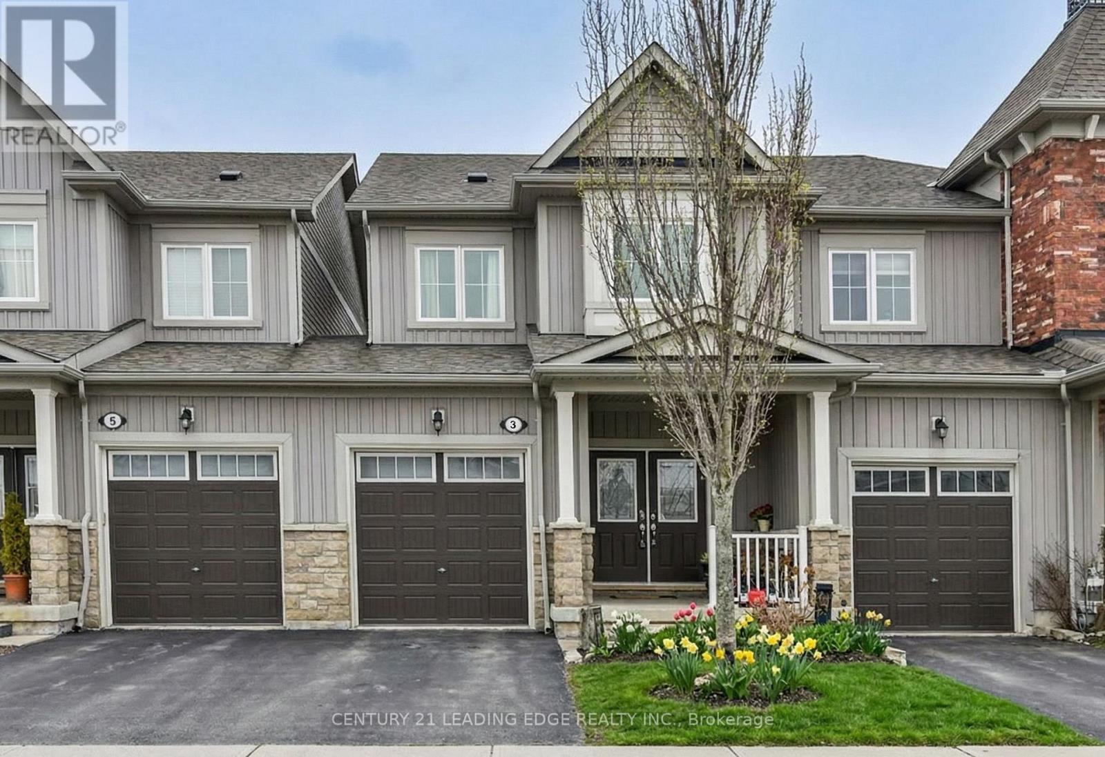 3 HADLEIGH WAY, Whitby, Ontario