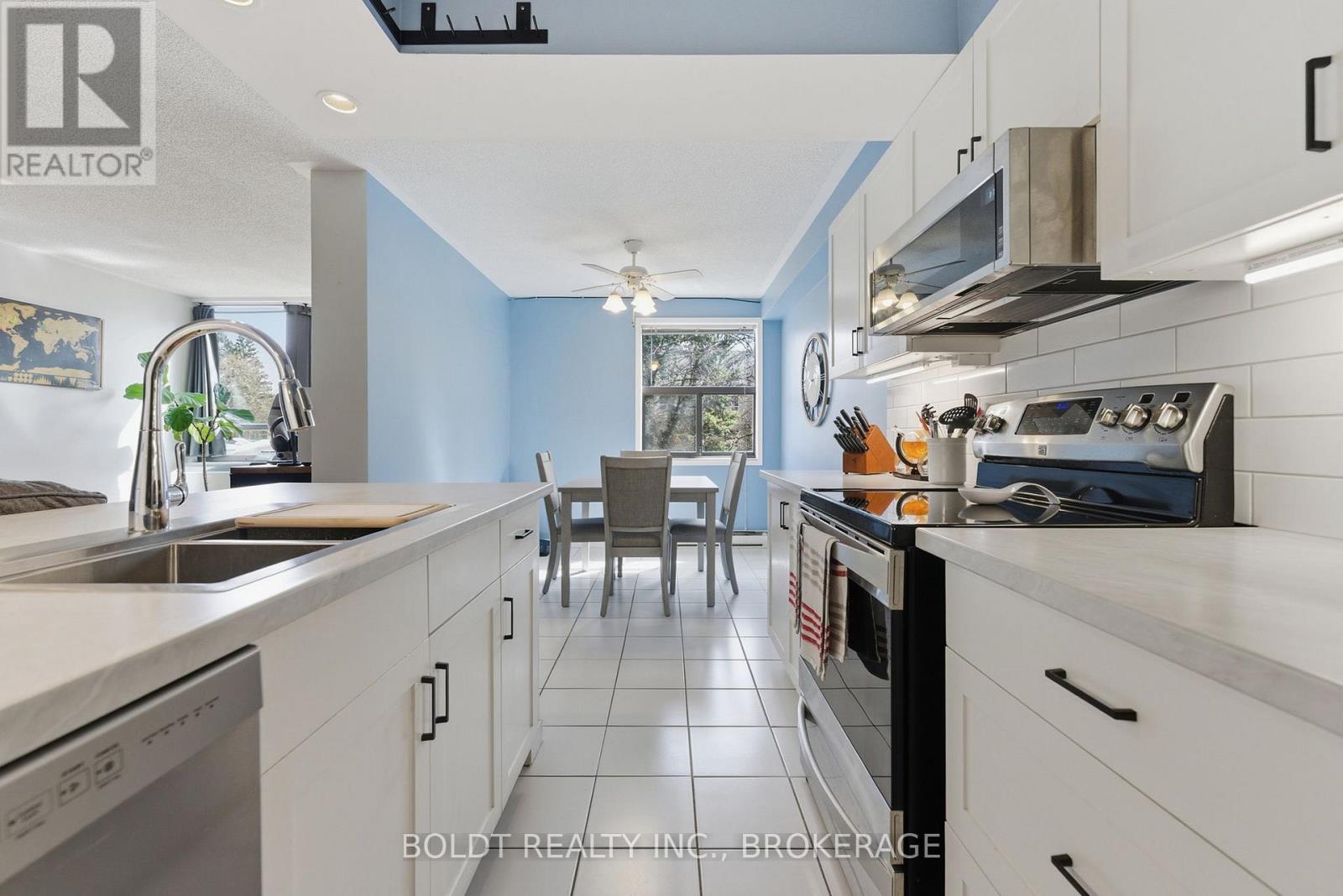 202 - 10 Ajax Street, Guelph, Ontario  N1H 7N6 - Photo 3 - X12925638