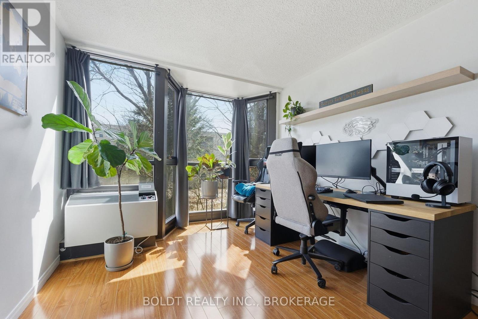 202 - 10 Ajax Street, Guelph, Ontario  N1H 7N6 - Photo 8 - X12925638