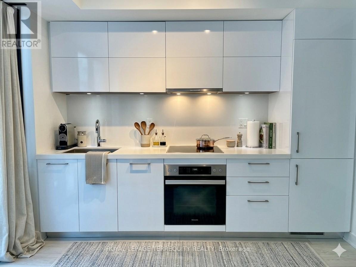 709 - 188 Cumberland Street, Toronto, Ontario  M5R 0B6 - Photo 10 - C12833032