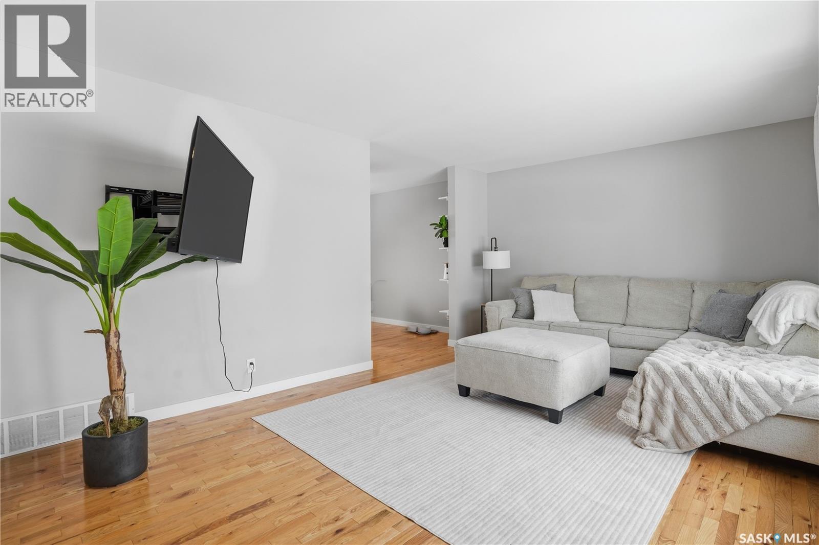 2941 Wascana Street, Regina, Saskatchewan  S4S 2G7 - Photo 3 - SK031354