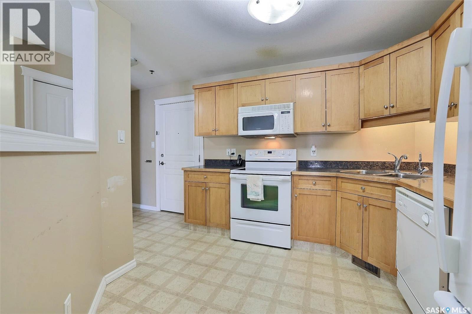 205 3946 Robinson Street, Regina, Saskatchewan  S4S 3C8 - Photo 5 - SK031316