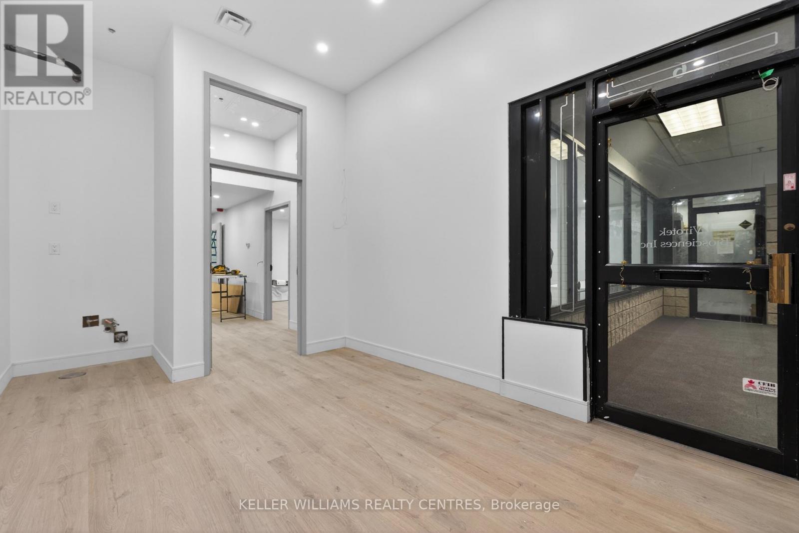 6 - 570 Hood Road, Markham (Milliken Mills West), Ontario  L3R 4G7 - Photo 3 - N12925556