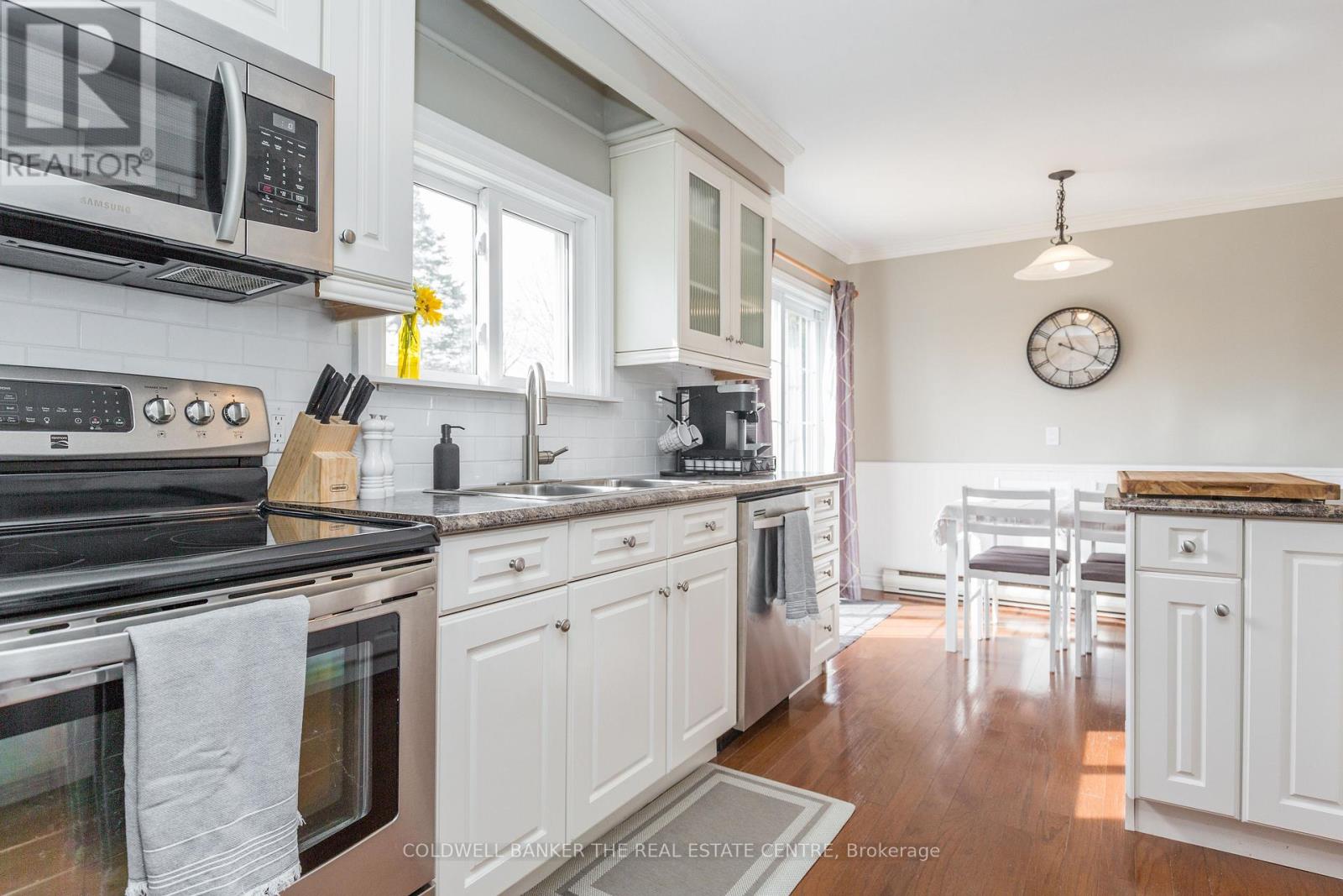 2218 Mildred Avenue, Innisfil, Ontario  L9S 2B9 - Photo 10 - N12925634