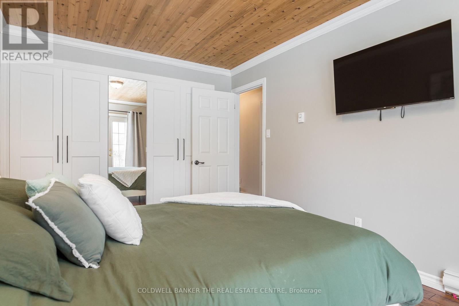 2218 Mildred Avenue, Innisfil, Ontario  L9S 2B9 - Photo 16 - N12925634